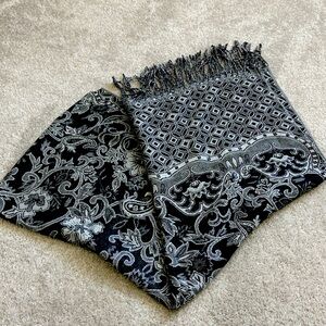 Waverly’s Celebrations Scarf